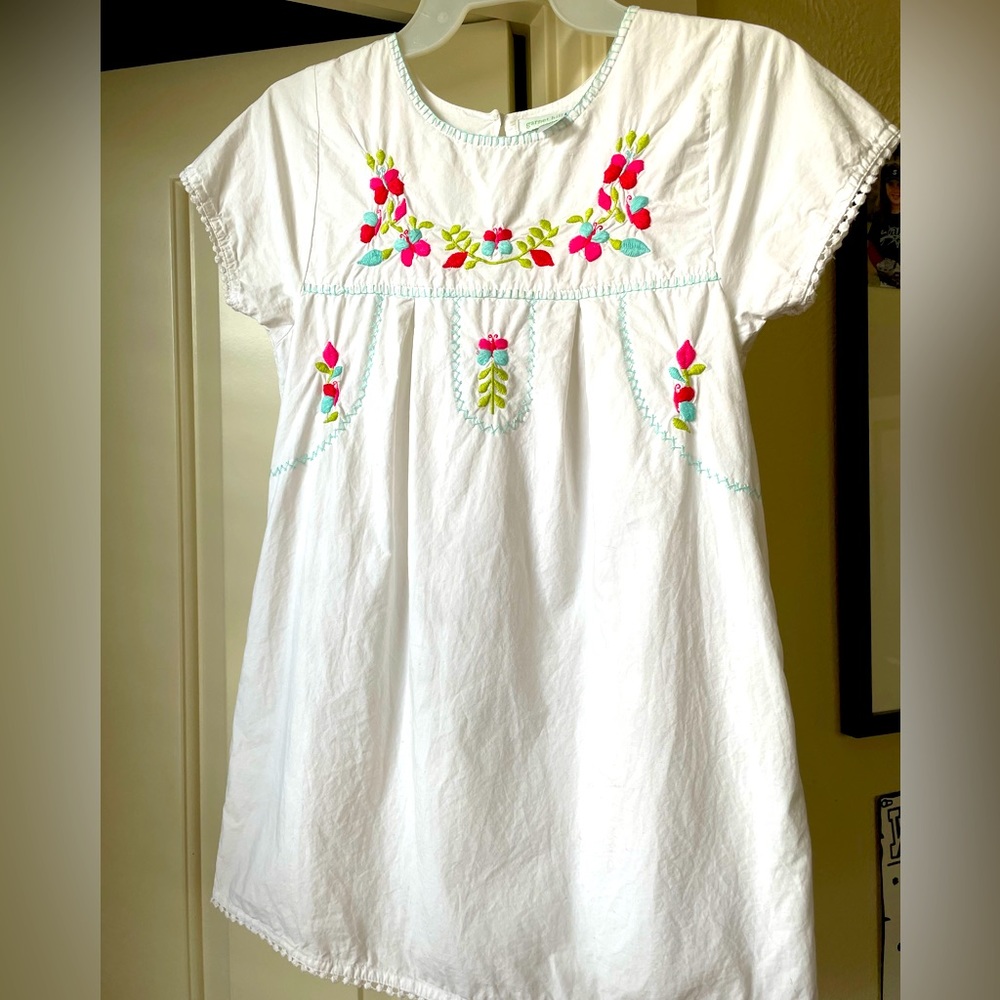 Girls Dress by Garnet Hill White Embroidered 100% Cotton. Girls Size 10
